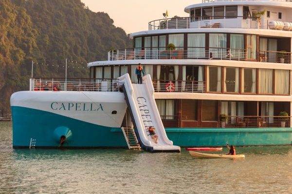 capella-cruise-waterslide